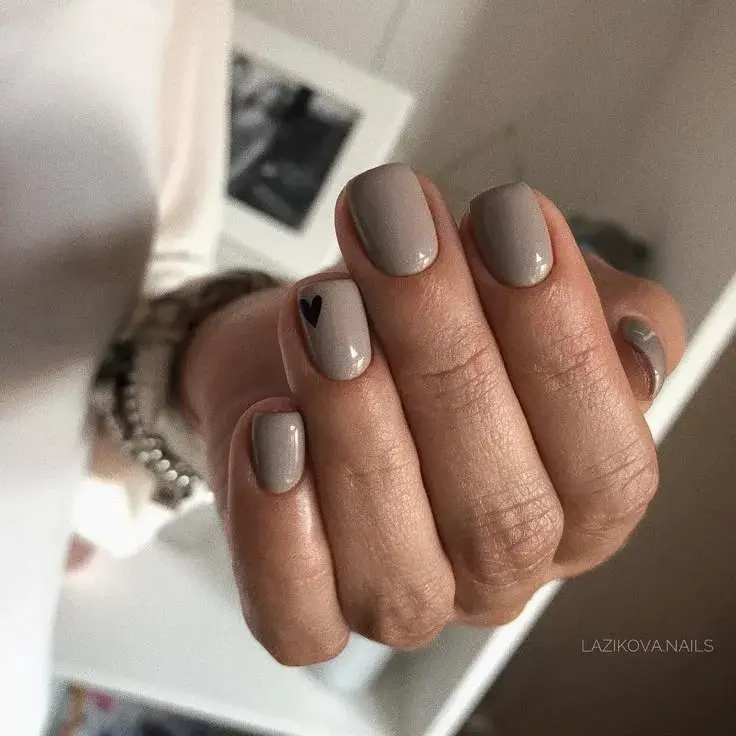 Uñas cortas, elegantes y delicadas para el invierno: los mejores diseños