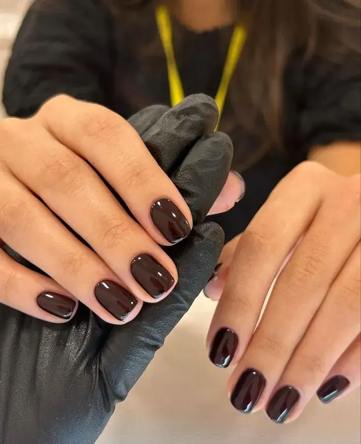 Uñas cortas, elegantes y delicadas para el invierno: los mejores diseños