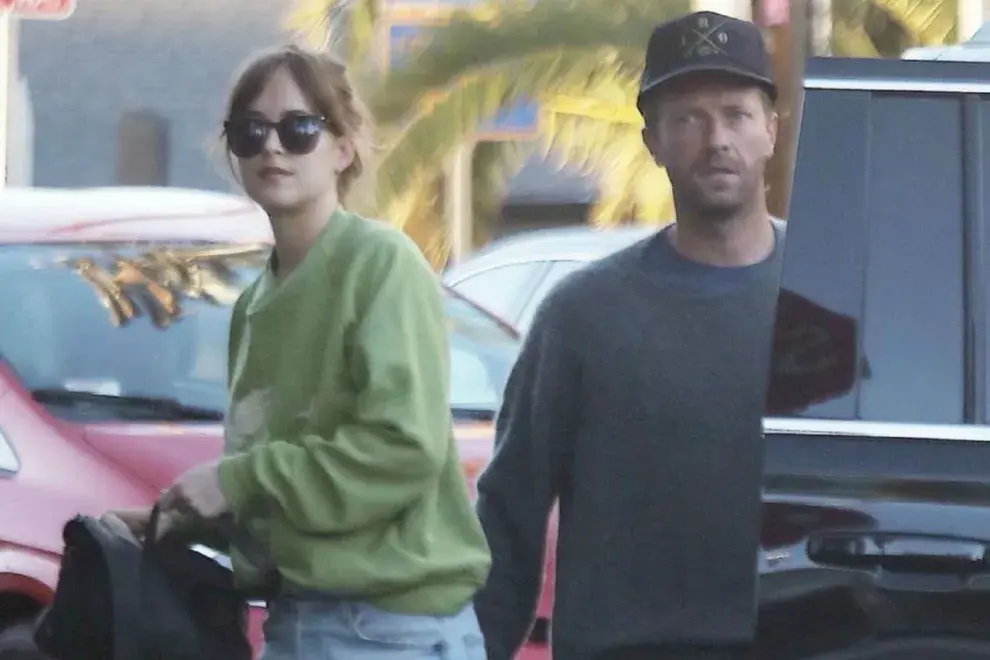 Dakota Johnson y Chris Martin en los comienzos de su relación