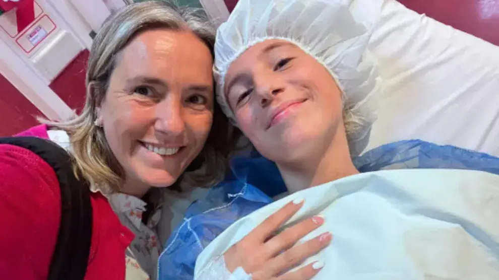 Clara junto a su mamá