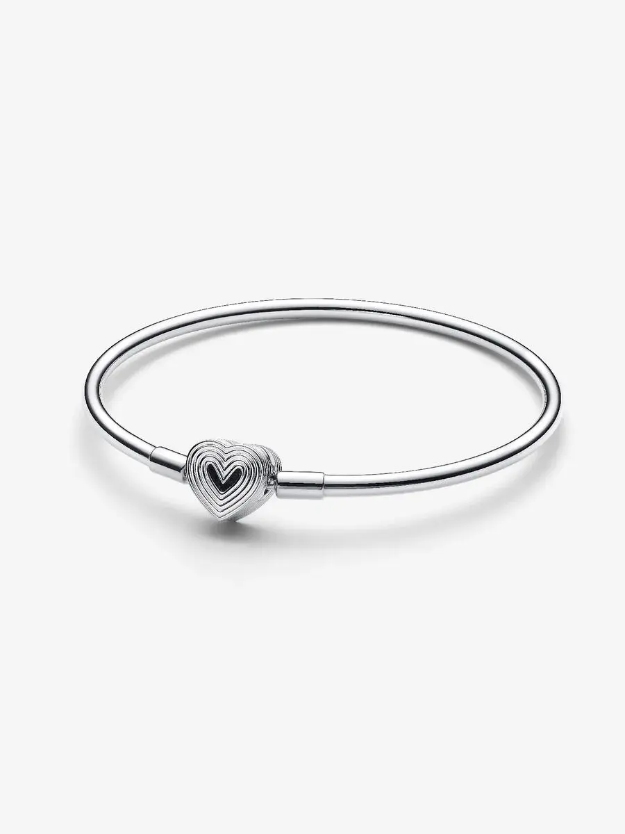 Pandora tiene hasta un 70% off. En sus tiendas físicas podés encontrar 8 brazaletes seleccionados a $59.990 (PANDORA)