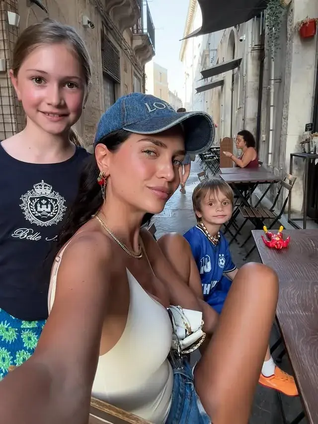 Zaira eligió la Costa Amalfitana como destino y sus redes se llenaron de color