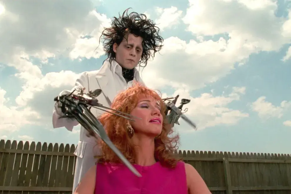 El joven manos de tijeras (Edward Scissorhands, 1990)