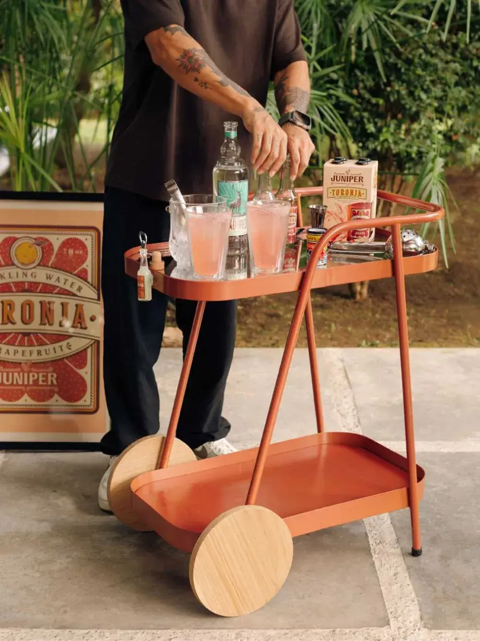 El carrito de chapa en colores, otra versión moderna que es furor en este 2025