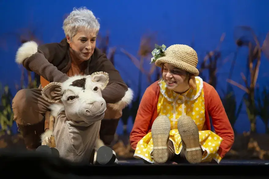 Elenco de "Ana y Wiwi" en el escenario