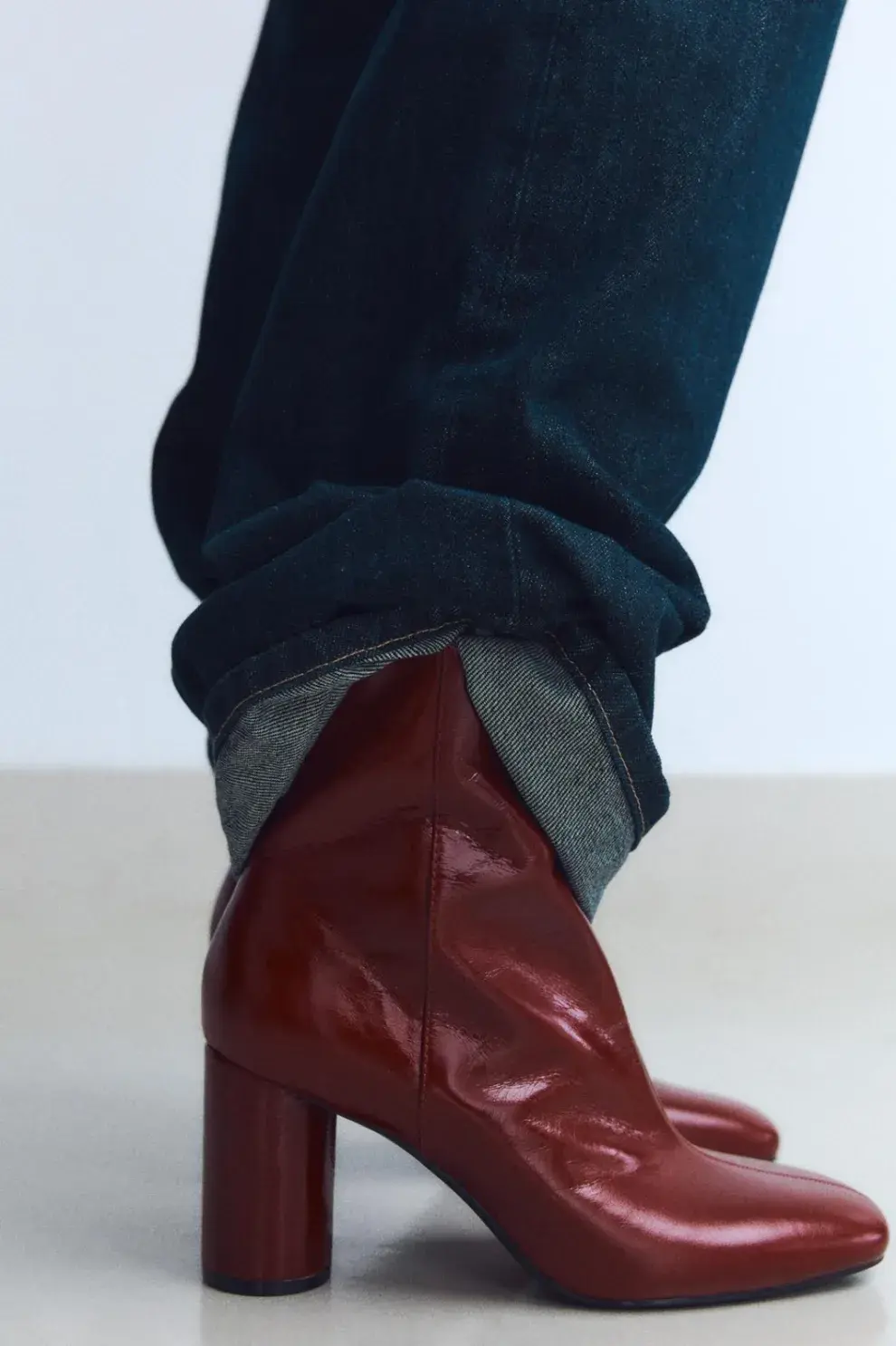 El borgoña es uno de los colores del invierno (ZARA $119.999,00)