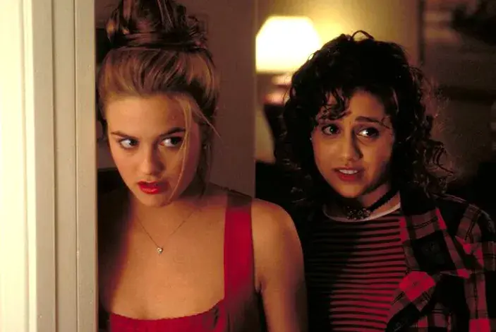 Alicia Silverstone, la protagonista de Ni idea: la película adolescente que sigue vigente después de 25 años