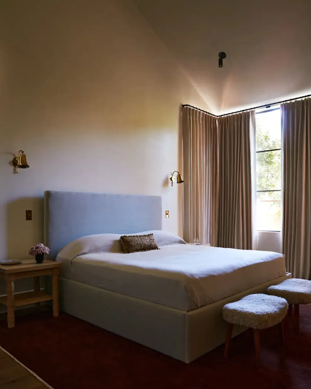 . Cada habitación, cada objeto y cada textura está ahí por una razón. Es un hogar que no solo se habita: se siente.