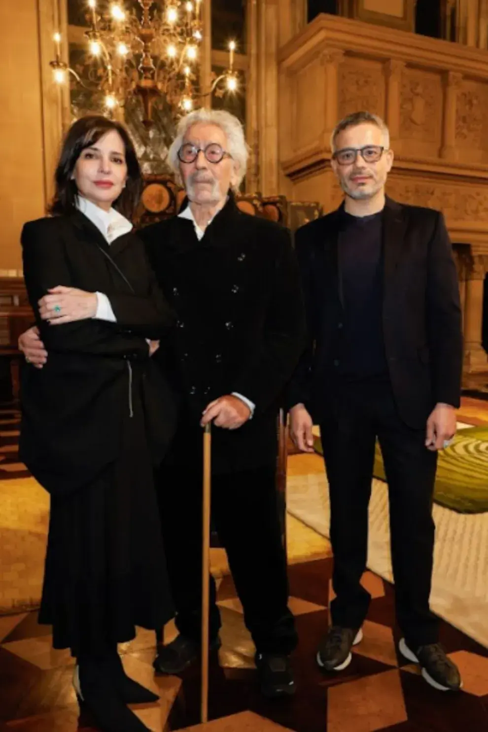 Alberto Churba junto a Sandra Hillar y Wustavo Quiroga, los curadores.
