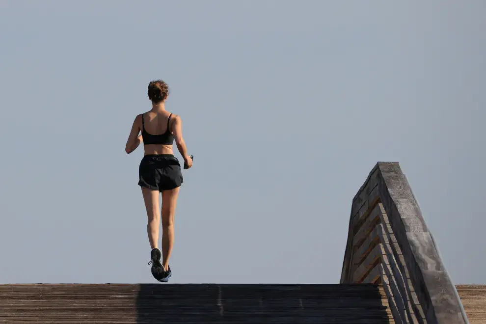Cuáles son los beneficios de entrenar por la mañana y cómo mantener el hábito
