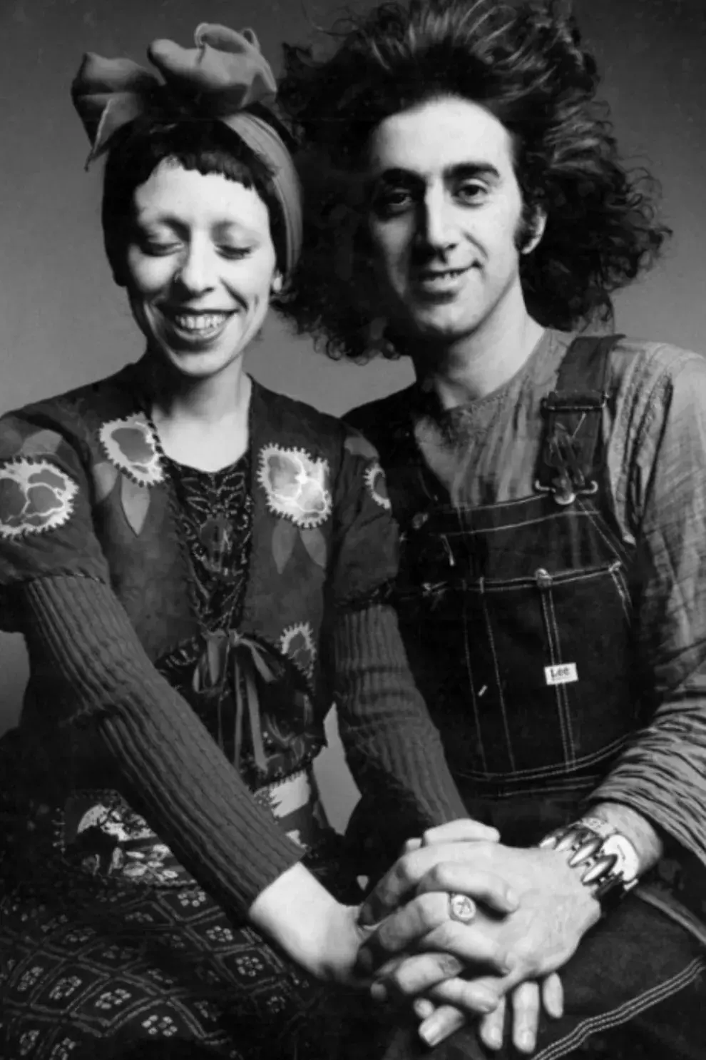 Delia Cancela, en los años 70, junto a su pareja Pablo Mesejean.
