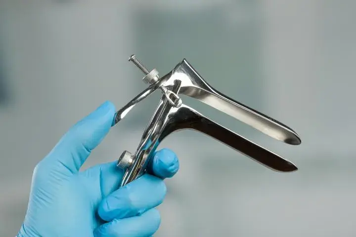 Espéculo vaginal de metal