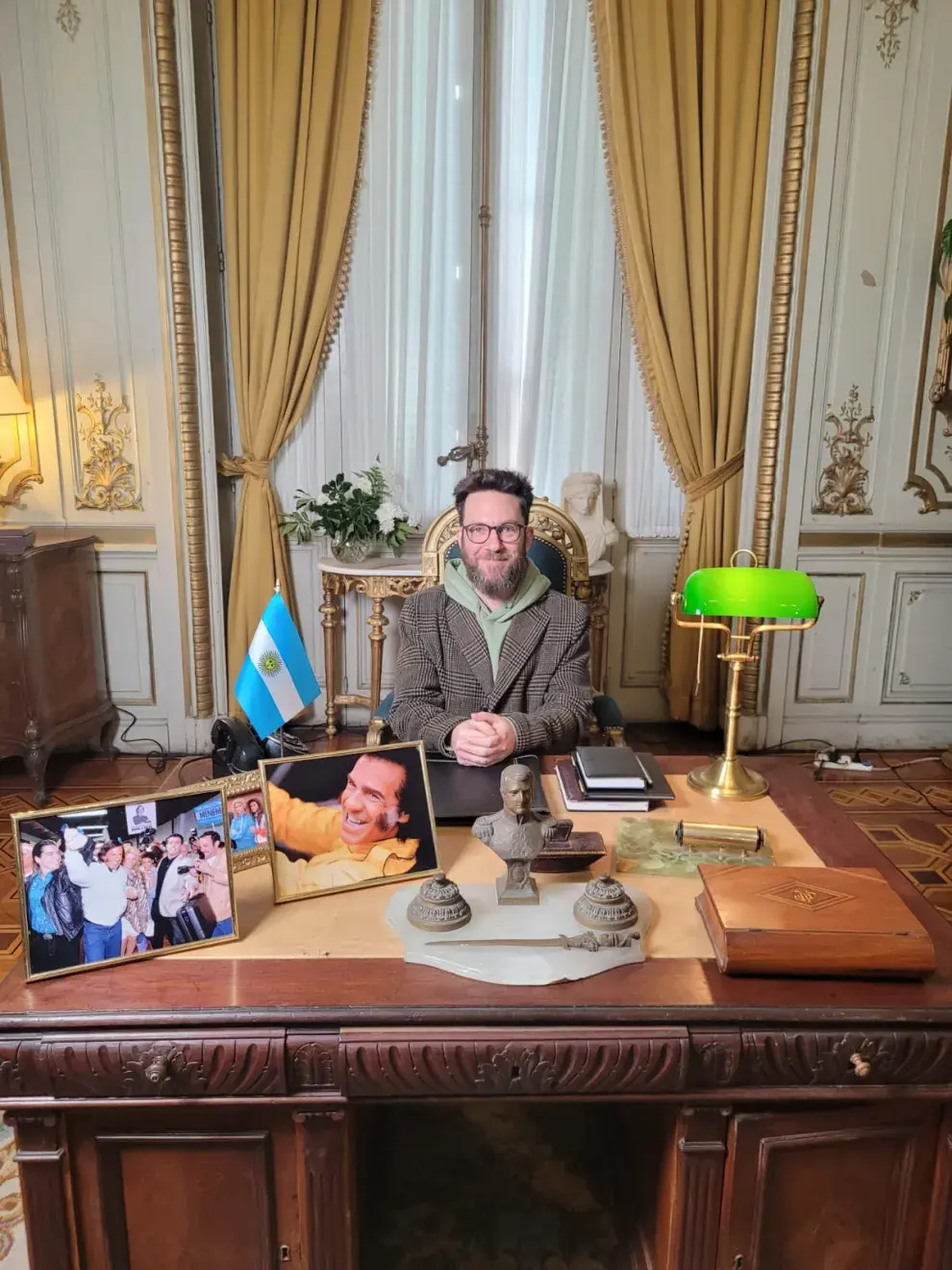 Foto de Federico Levín, guionista de Menem, en la premiere de la serie de Prime Video.