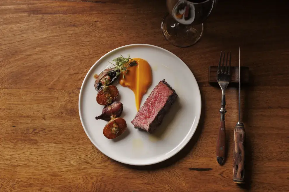 Fogón Asado, un restaurante exponente de la alta cocina en Buenos Aires.