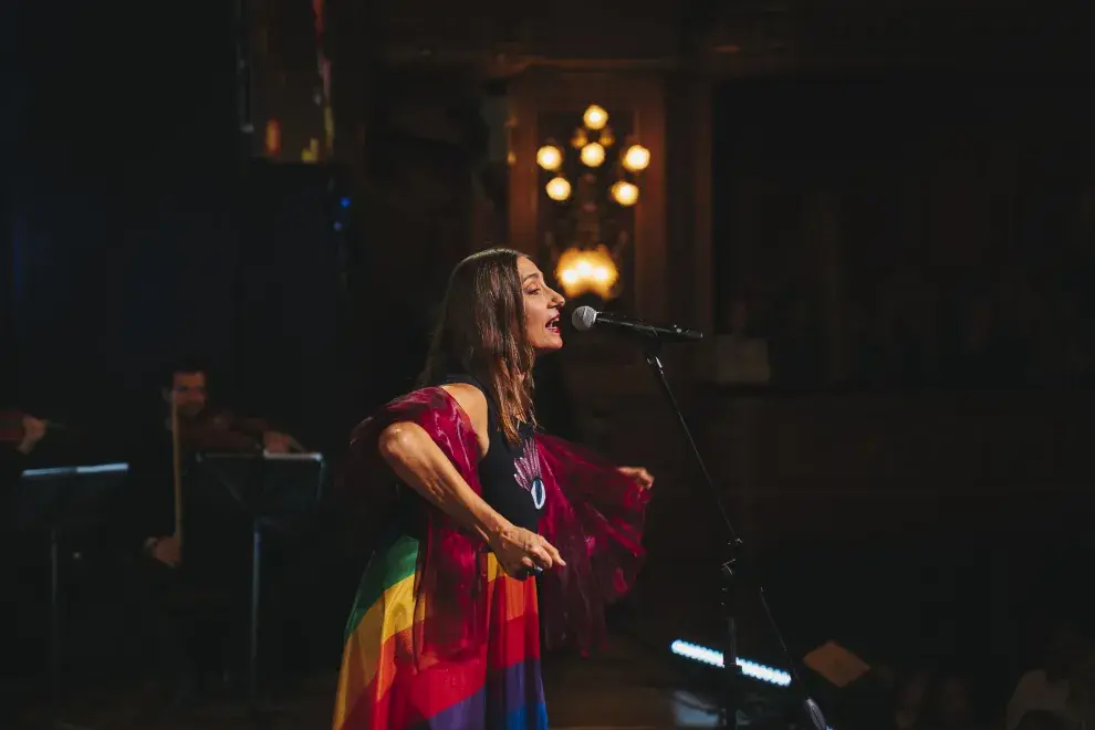 Hilda Lizarazu en el homenaje a Mercedes Sosa.