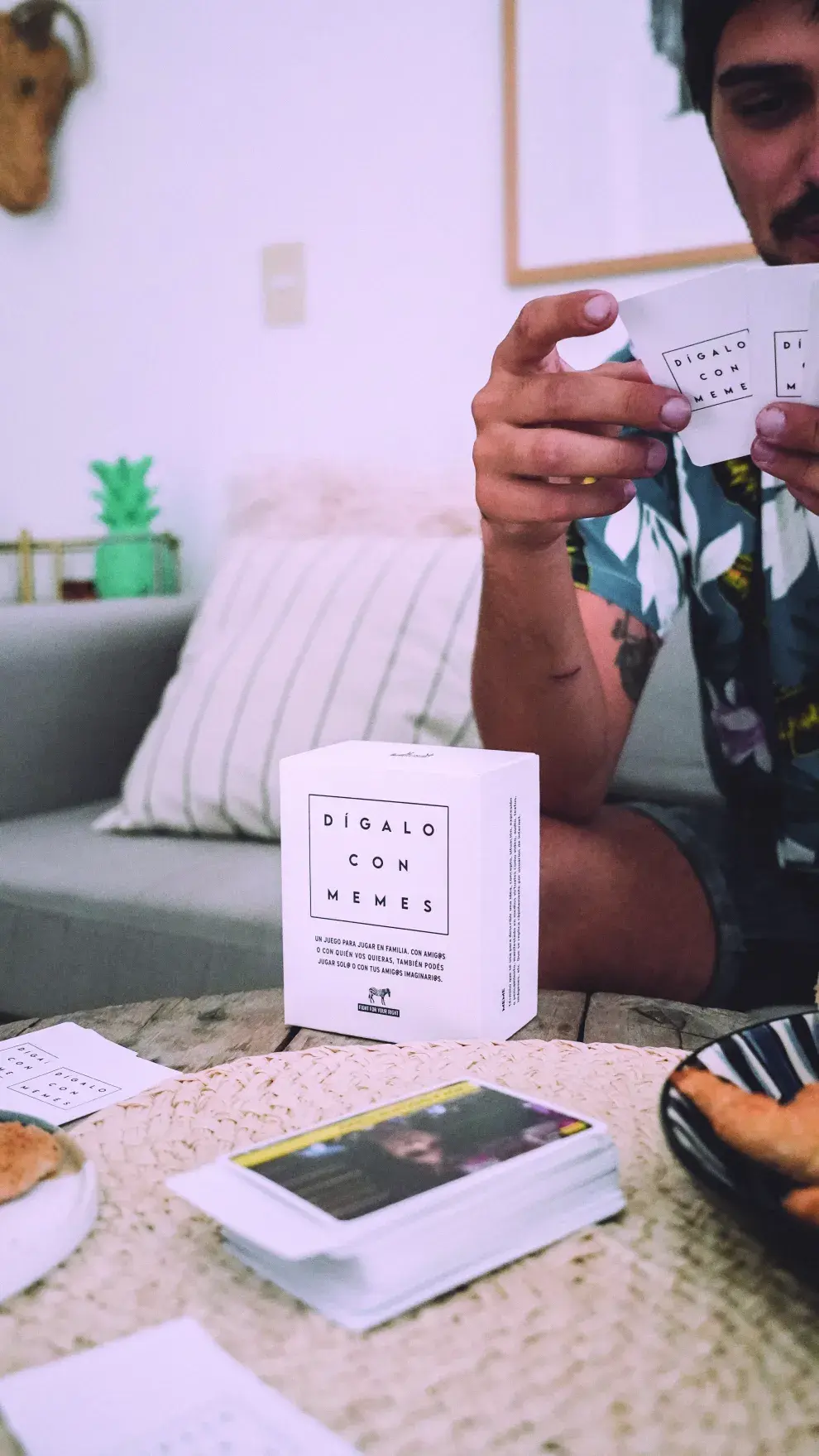 10 juegos de cartas para noches de amigas inolvidables