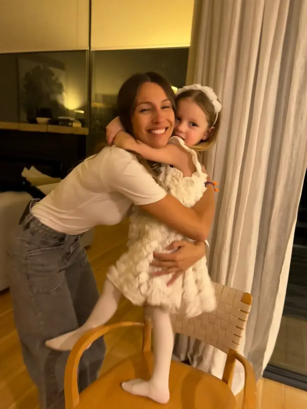 El look de Pampita para el cumpleaños de 4 de su hija Anita