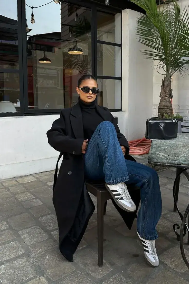 Que el clima no te arruine el look: armamos cinco outfits pensados para ir a trabajar toda la semana, usando prendas básicas que seguro ya tenés