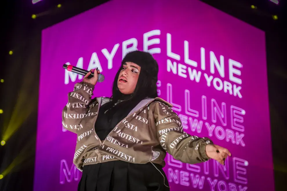 Luz Gaggi, invitada de la Teddy Session, por el nuevo lanzamiento de Maybelline New York.