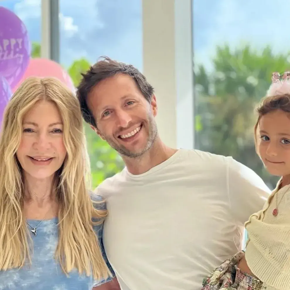 Cris Morena con su hijo, Tomás Yankelevich, y su nieta Mila.