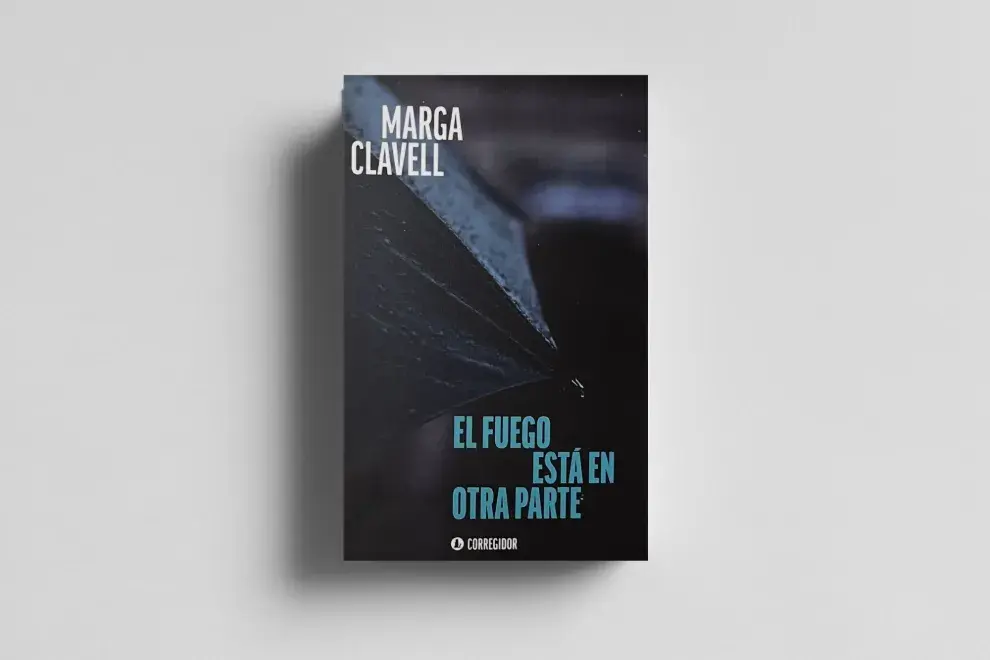 Portada de El fuego está en otra parte, de Marga Clavell (Ediciones Corregidor)