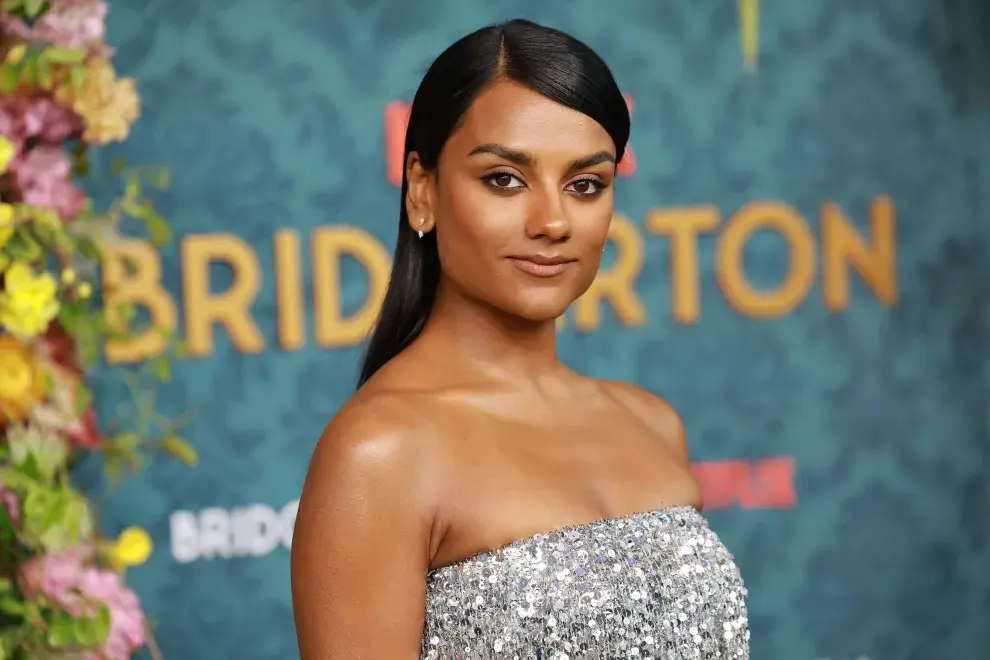  Simone Ashley, de Bridgerton, se suma a El diablo viste a la moda 2.