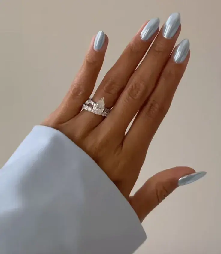 Uñas almendradas elegantes: 7 diseños que podés llevar a la oficina