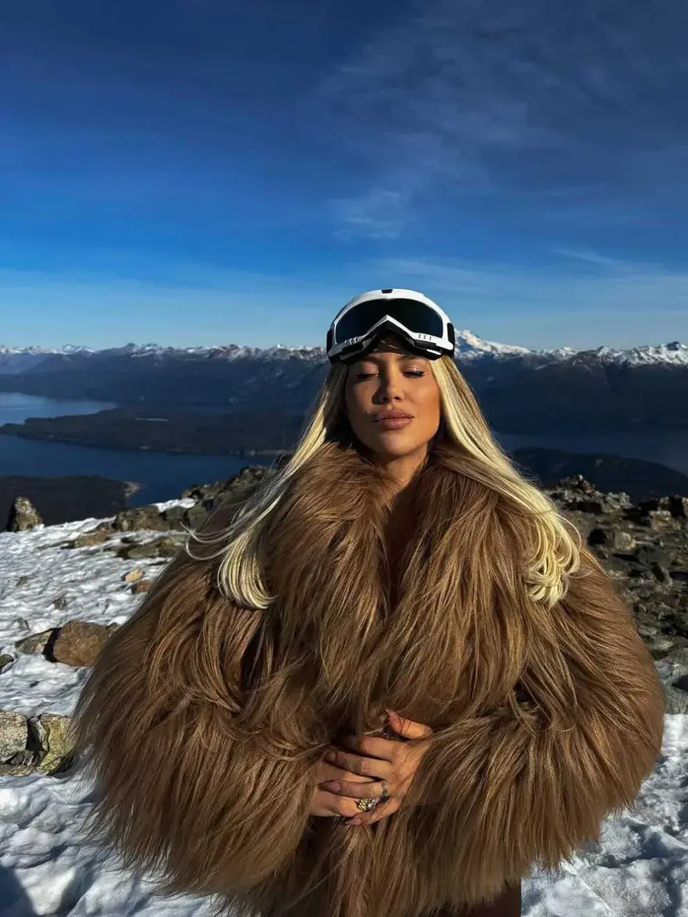 Wanda Nara viajó con sus hijos al sur del país