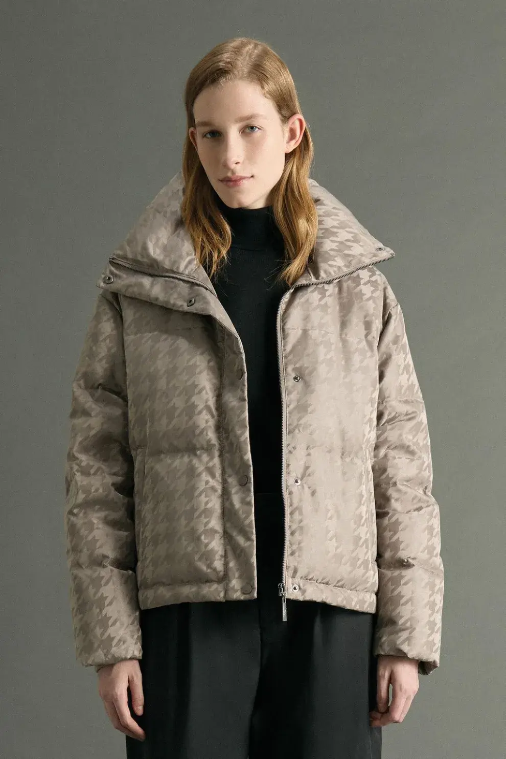 Esta campera es perfecta si buscás salir de la clásica negra (PERRAMUS $273.000,00)