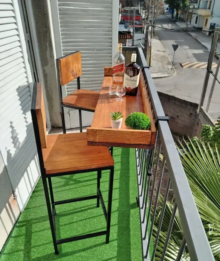 Ideas baratas y fáciles de hacer para darle estilo a los balcones chicos.