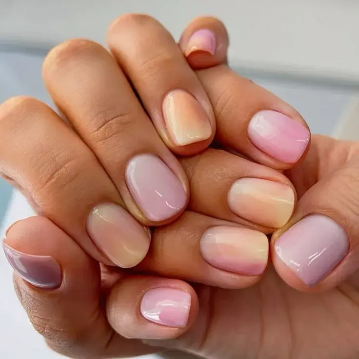 Uñas color pastel 