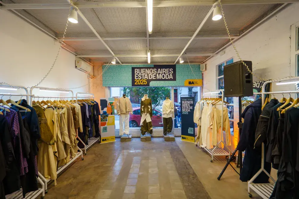 Lucía Levy y Tati Saal arrancan este finde con los paseos de Buenos Aires está de Moda por Chacarita, Palermo Hollywood y Colegiales.