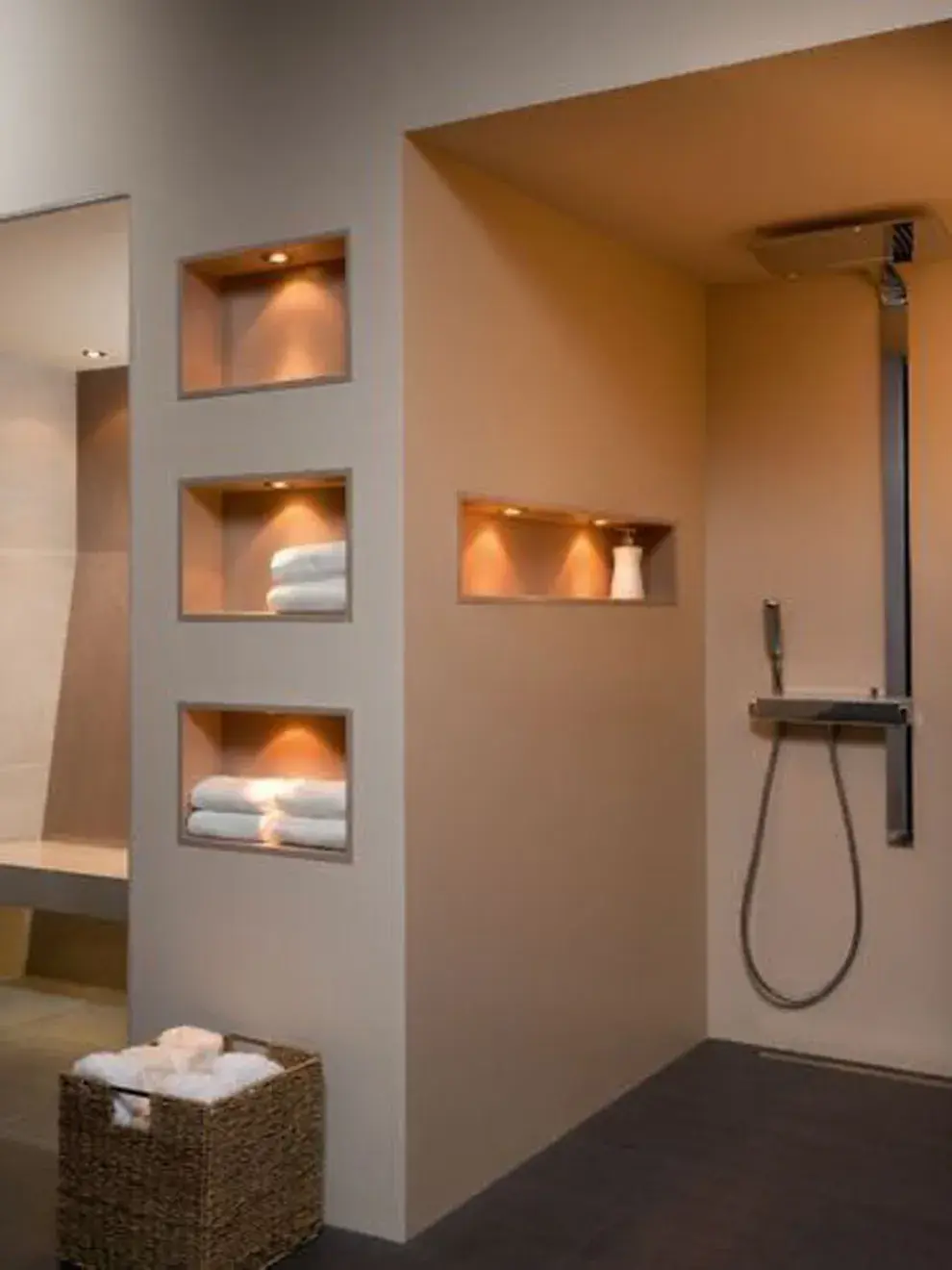 Iluminar nichos, una manera de sumar luz a tu baño