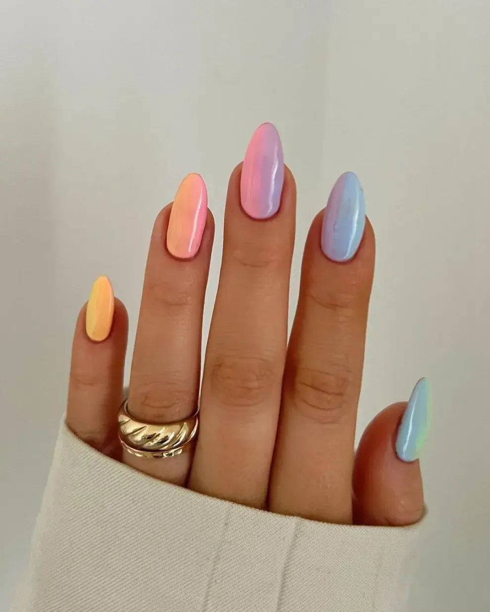 Si te gustan los colores y los diseños originales, este degradé es perfecto.