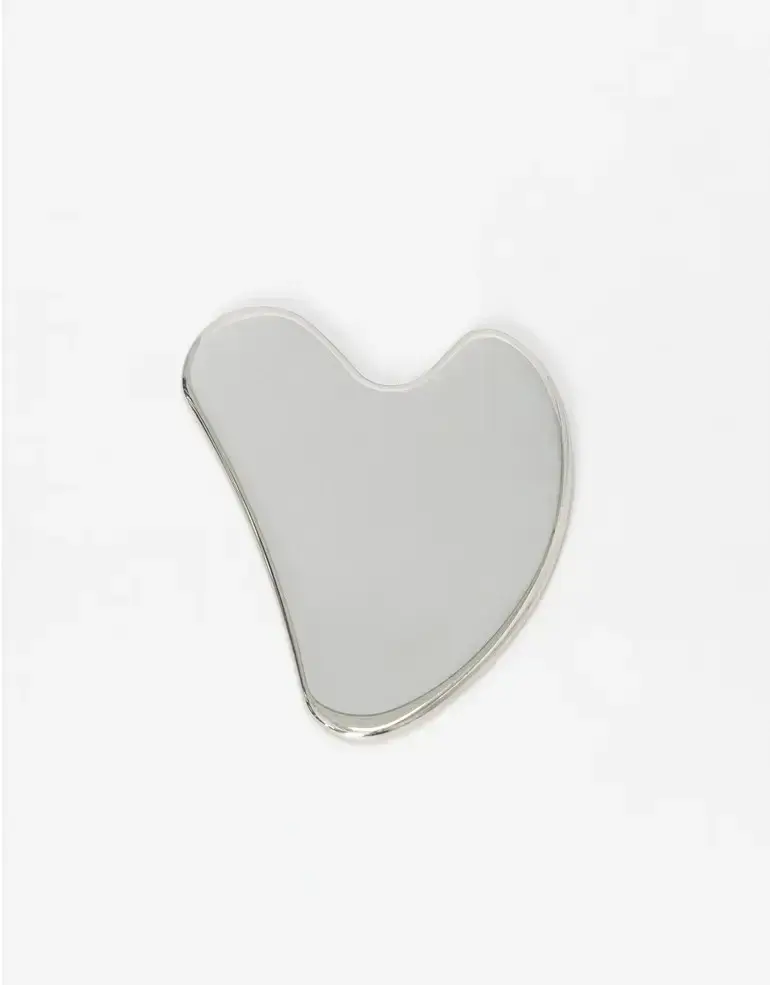 Define y reafirma el rostro con un uso constante.