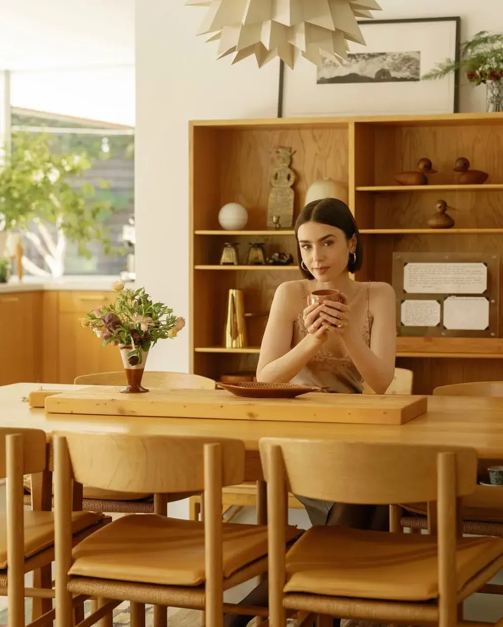 Así es la casa de Lily Collins en Los Ángeles.