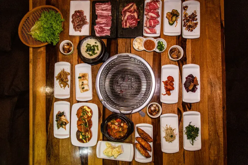 Algunos de los restaurantes que participan en la Hansang Week son: Una canción coreana, Gamm, Kikiriki, Barthale, Una Canción Coreana, Uni Soju Bar, Hanok, Mashisso, Lab Sucre y Pan Moa, entre otros.