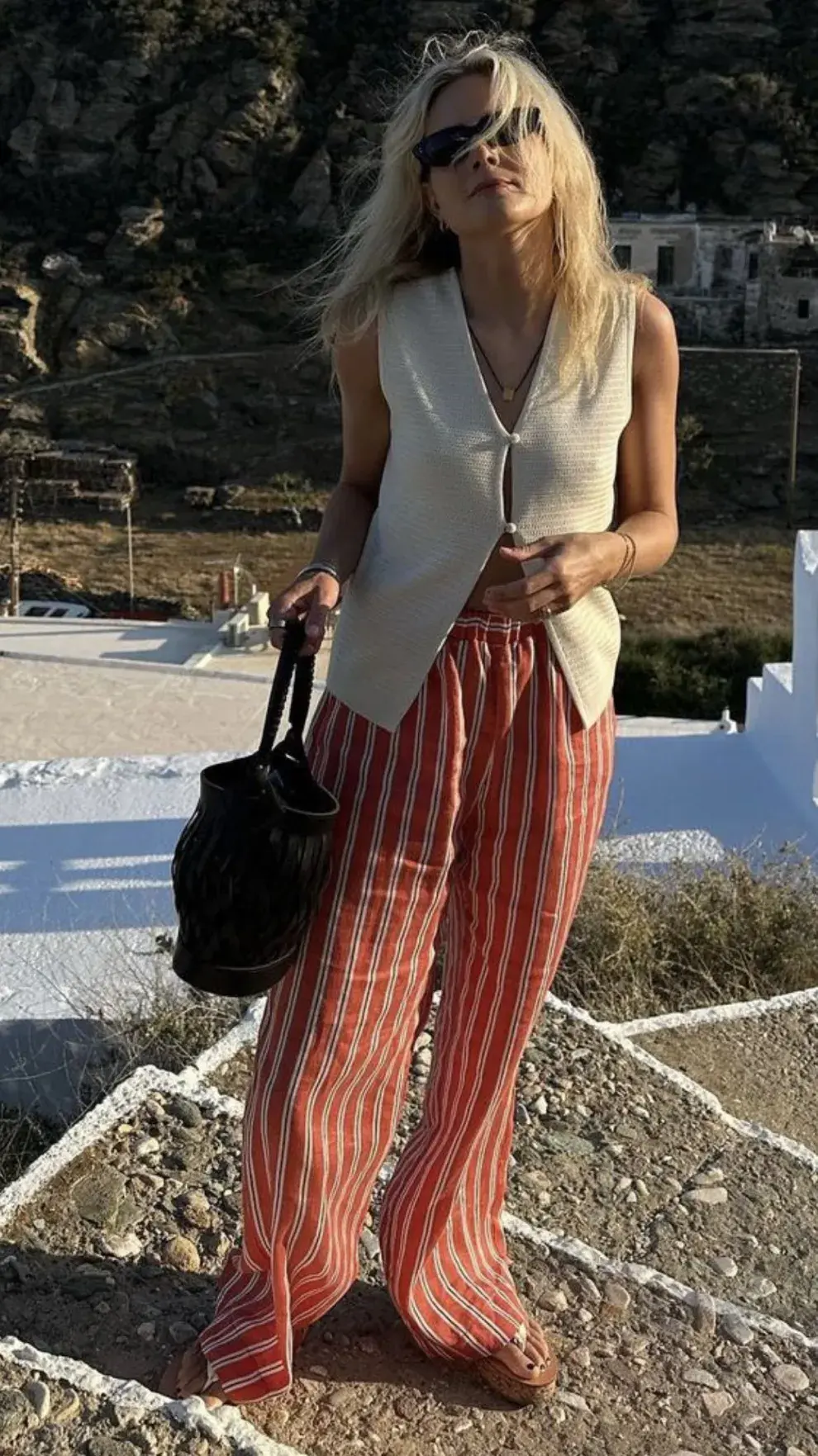 Las prendas tejidas son una gran opción para generar un look más elegante
