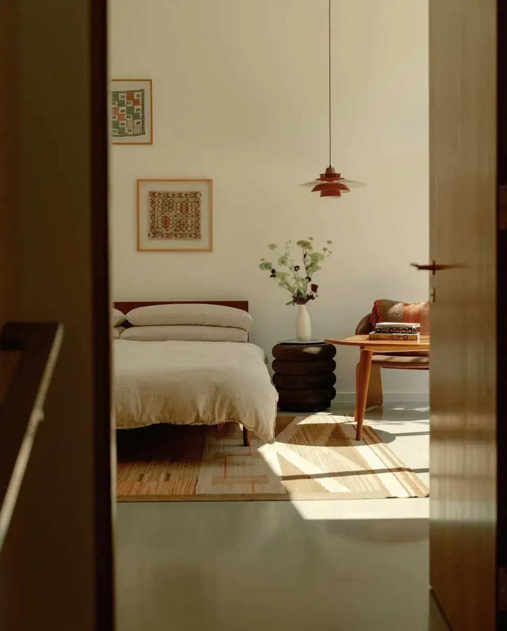 La casa de Lily Collins en Los Ángeles: artesanal, romántica y atemporal