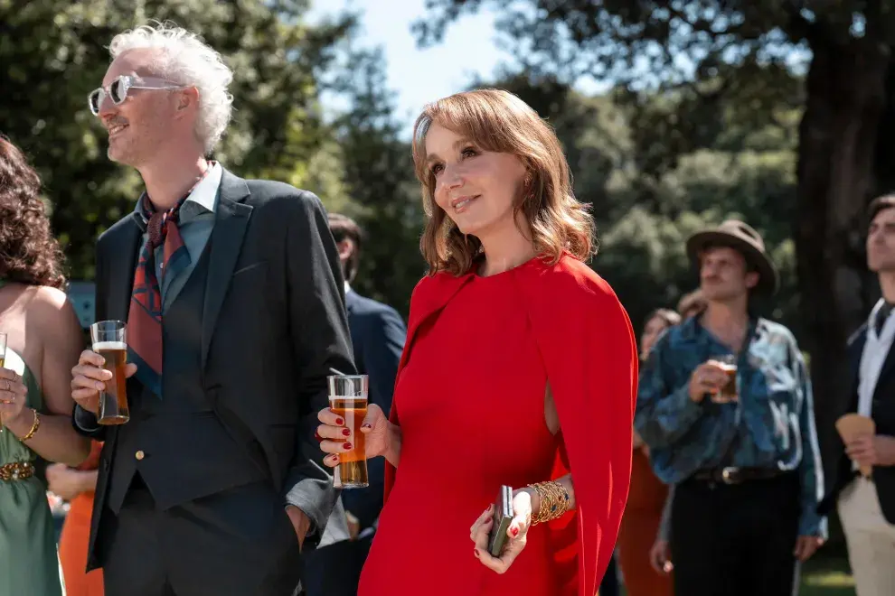 Foto de la temporada 5 de Emily in Paris en Netflix.