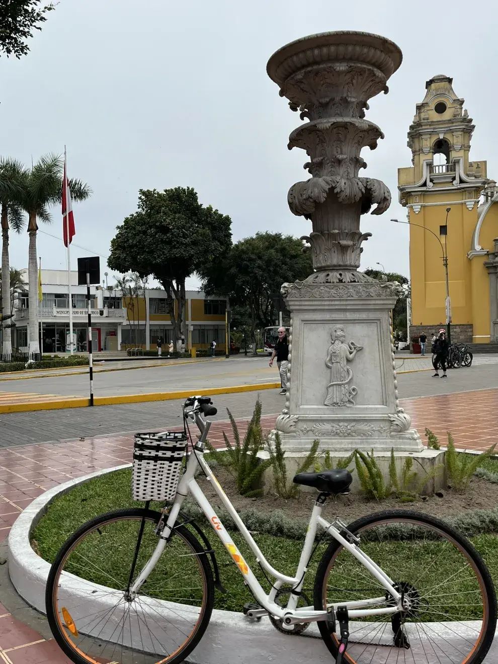 La plaza principal de Barranco.