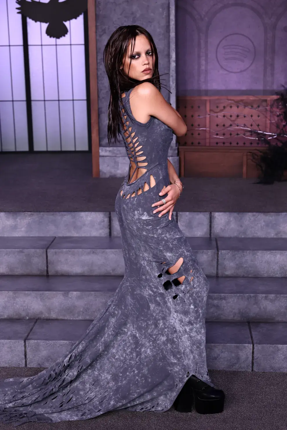 Jenna Ortega en la Gala del Cementerio de la temporada 2 de Merlina.
