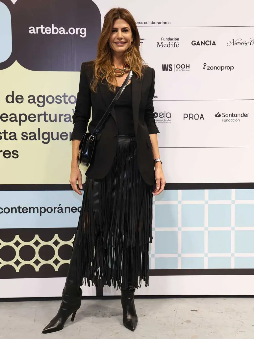 Juliana Awada con look total black en Arteba