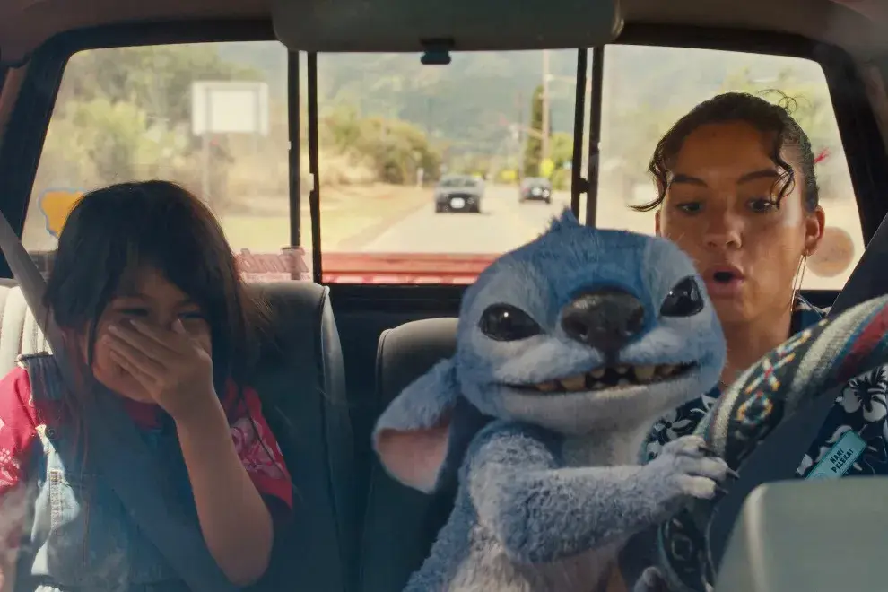 La joven Maia Kealoha brilla como Lilo, mientras que el Stitch digital parece más real que nunca