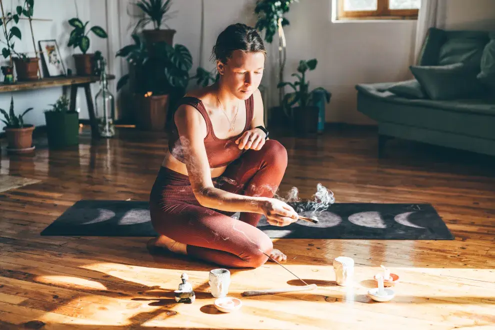 Cómo hacer una limpieza energética, según el Feng Shui.