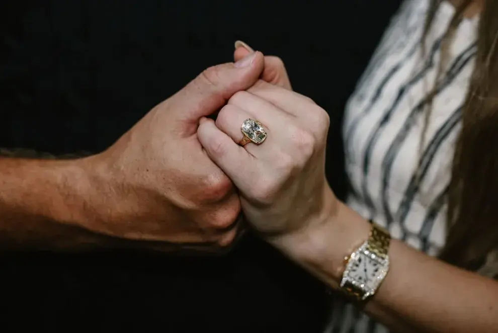 Taylor Swift anunció su casamiento con Travis Kelce con un tierno posteo en su cuenta de Instagram