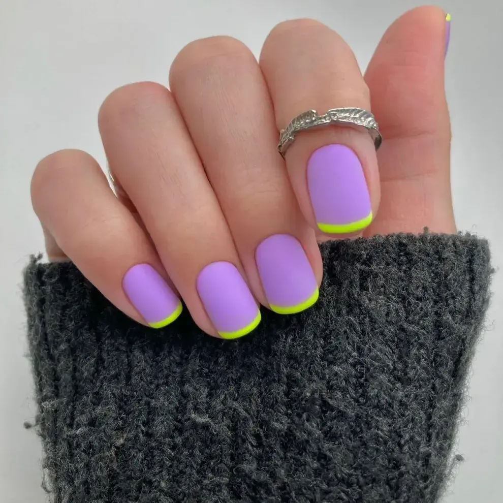 7 diseños de uñas neón y con esmalte fluorescente con inspiración en los ´90
