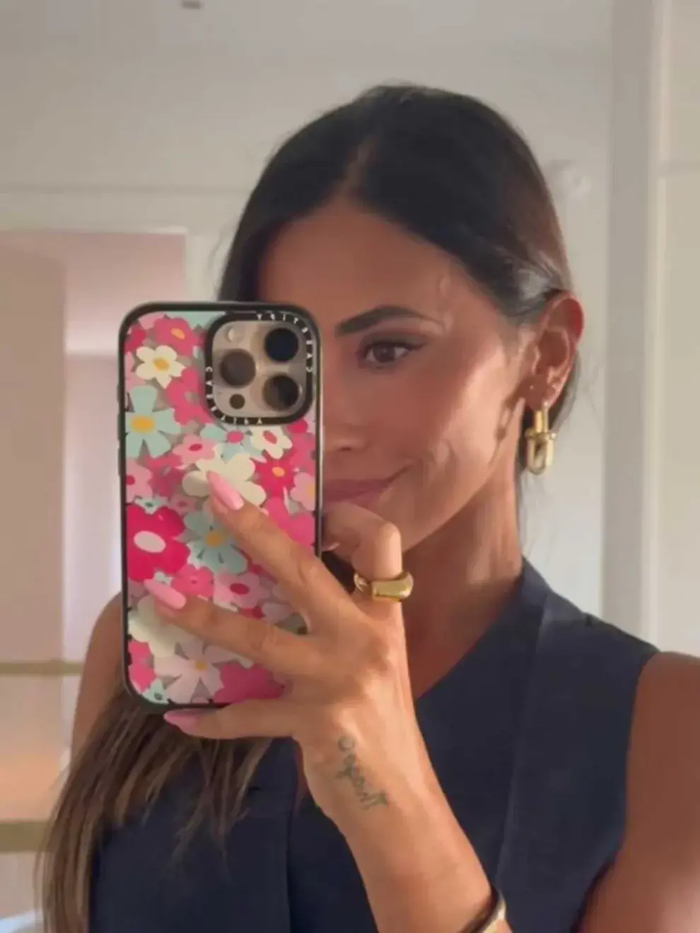 Antonela Roccuzzo publicó una imagen de su último look en redes y enamoró a sus seguidores.