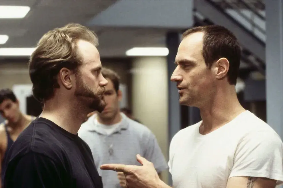 Oz está disponible en HBO Max y Mercado Play.