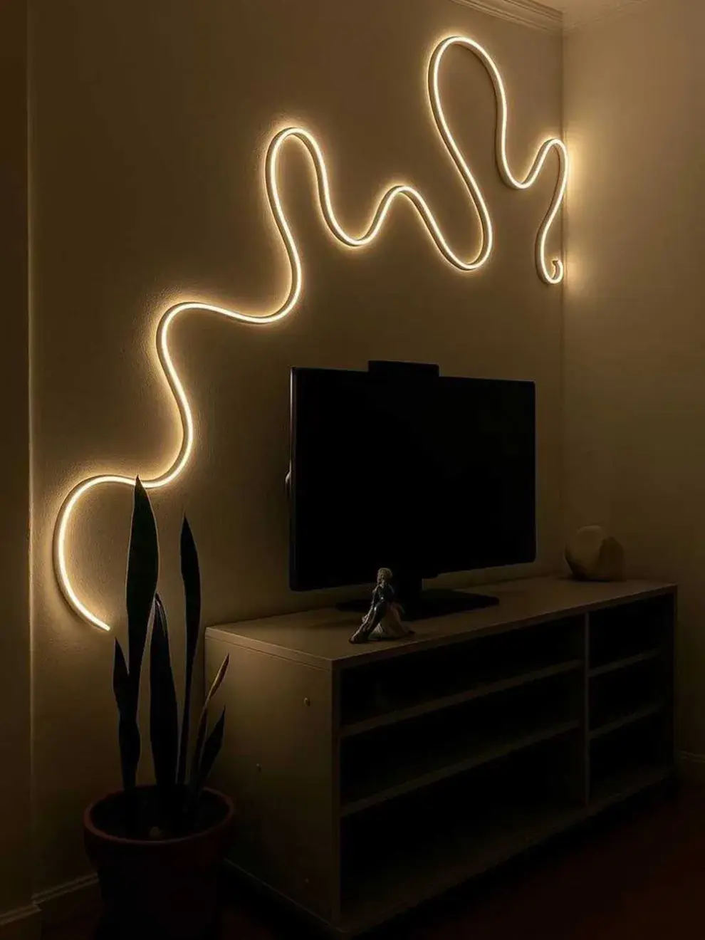 Lámparas con diseño artístico no solo iluminan, sino que también decoran y transforman la atmósfera del espacio.